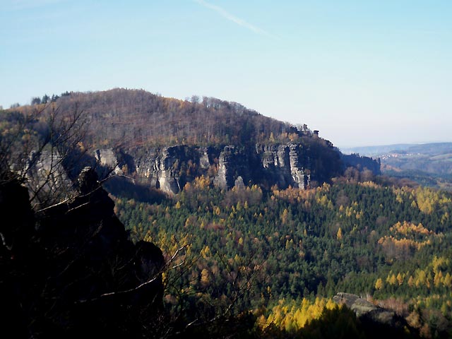 Blick zum Kleinen Winterberg, rechts die Affensteine